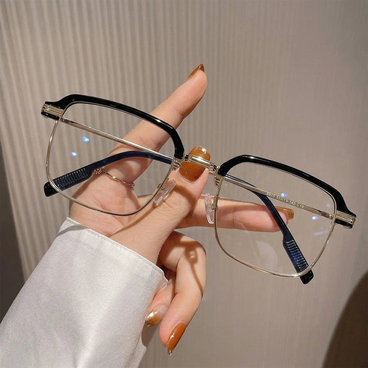 Vasaros išpardavimas🔥Paskutinės dienos akcija: 60% nuolaida 👓 Oneswear® ✨ Savaime prisitaikantys HD skaitymo akiniai🐟2️⃣4️⃣